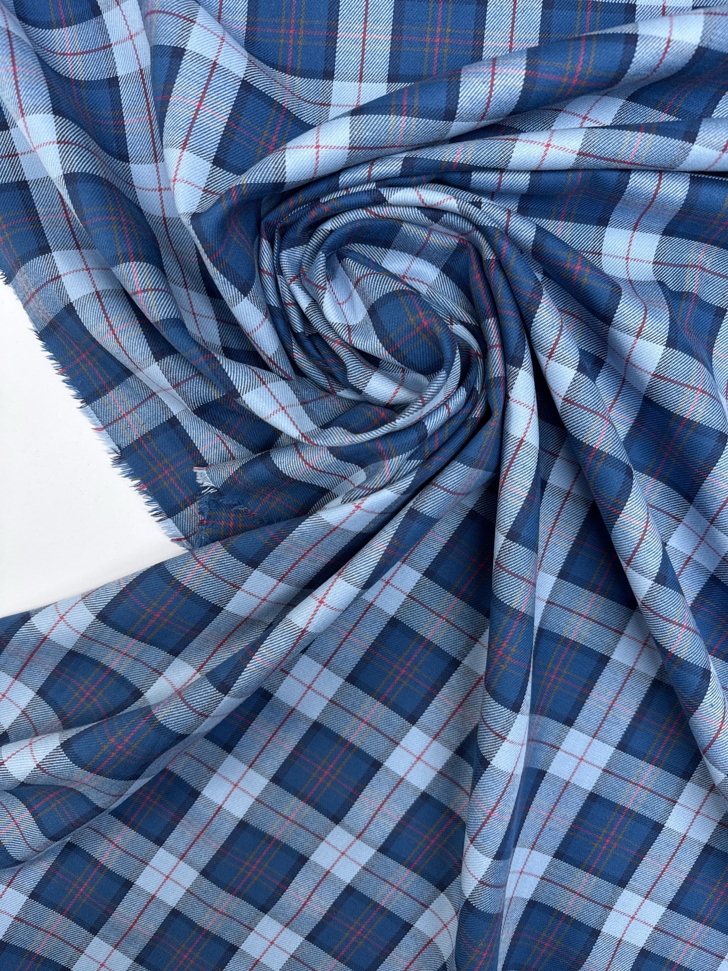 Attēls ar Itālijas 100% kokvilnas audums zils rūtiņu raksts 150 g/m2 – pieejams Šarlotes audumi