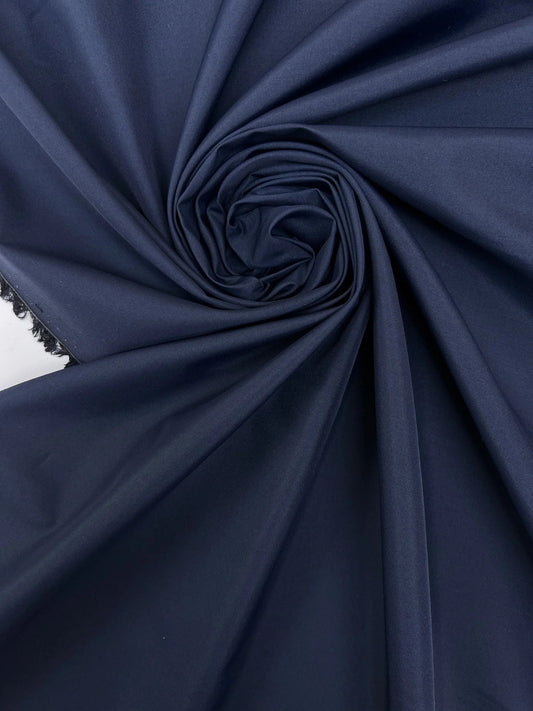 Attēls ar Itālijas poliamīda un zīda audums – zils | 53% zīds, 47% poliamīds | 100 g/m² | 140 cm – pieejams Šarlotes audumi