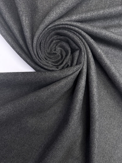 Tissu en laine italienne gris, tissage sergé, plus épais, pour costumes et vêtements d’extérieur, 275 g m2 – disponible chez Šarlotes audumi