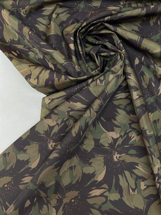 Attēls ar Itāļu poliamīda audums ar ziedu rakstu | 100% poliamīds | 152 cm – pieejams Šarlotes audumi