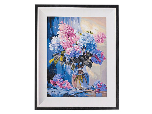 Paveikslas „Siuvinėjimo rinkinys su atspausdintu raštu – Gėlės vazoje“, 30 × 40 cm – galima įsigyti internetu „Šarlotes audumi“