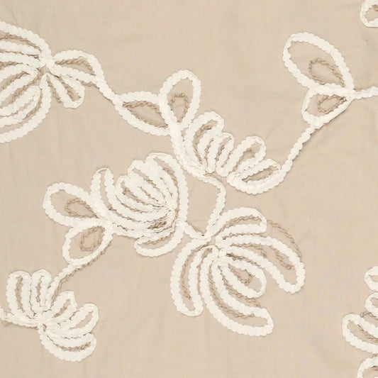 Image of embroidered cotton fabric with a floral pattern, natural tone, 150 g/m² – available at Charlotte’s Fabrics