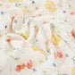Attēls ar Izšūts kokvilnas audums - vasaras puķes 115 g/m² – pieejams Šarlotes audumi