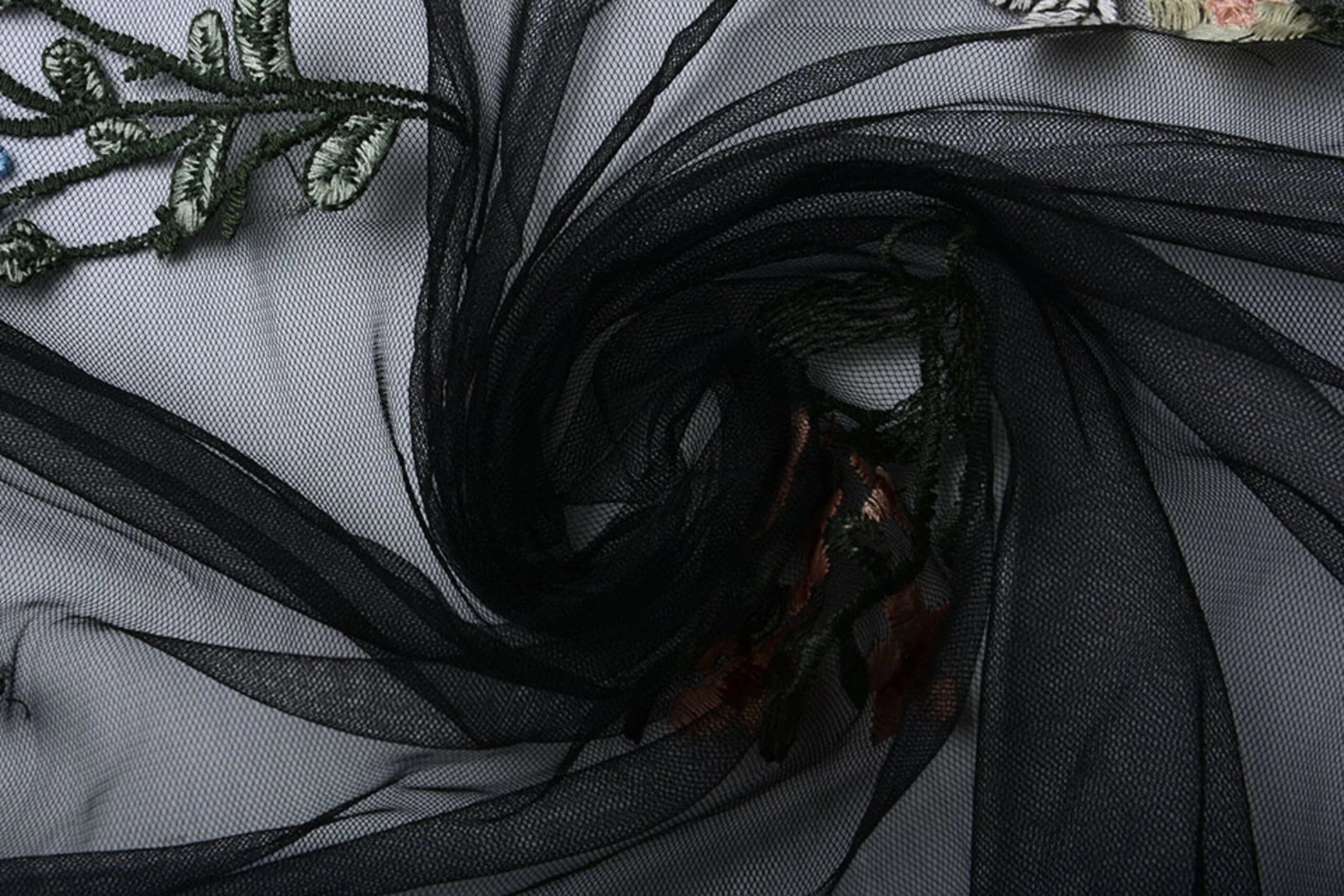 Attēls ar Izšūts tills ar ziediem 100 - 150 g/m² – pieejams Šarlotes audumi