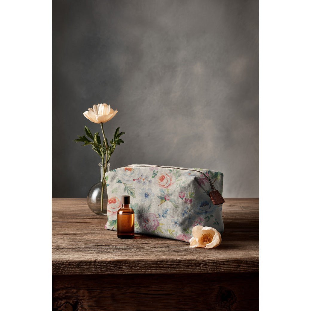 Image de tissu canvas - fleurs sur fond couleur lin 220 g/m² – disponible chez Šarlotes audumi