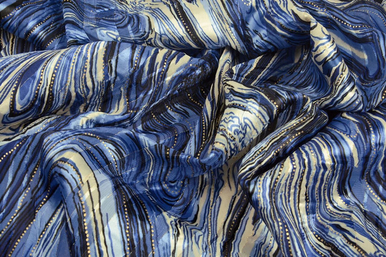 Attēls ar Kleitu audums ar metālisku efektu - nakšņotās debesis 110 g/m² – pieejams Šarlotes audumi