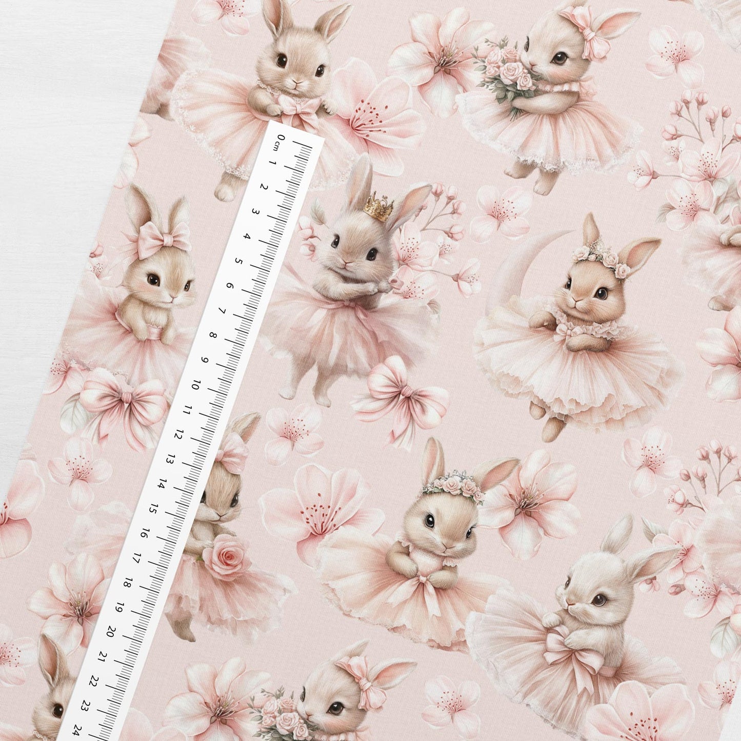 Image avec du jersey bouclé en coton - lapins ballerines dans les fleurs 250 g/m² | Design - 15 – disponible chez Šarlotes audumi
