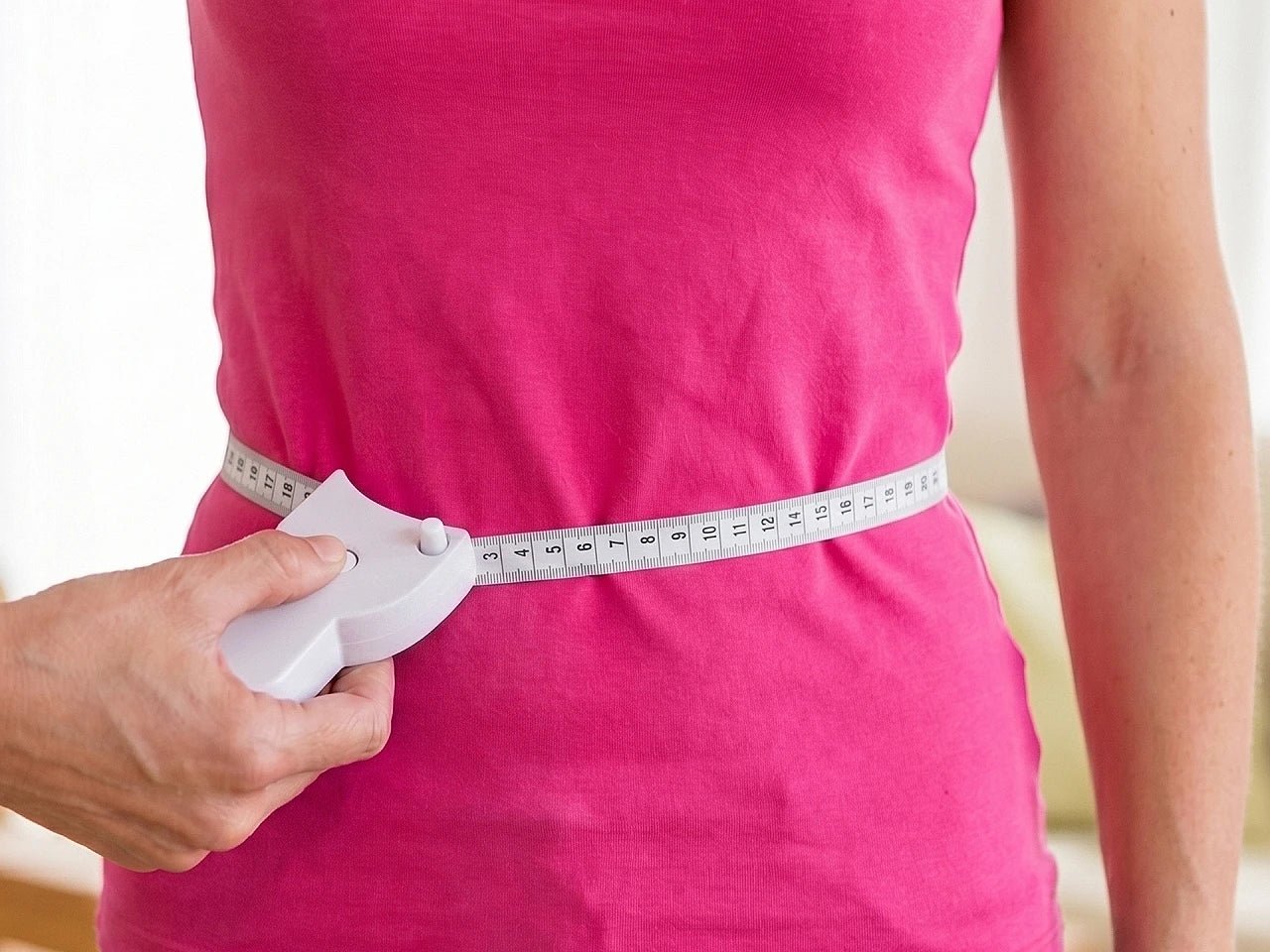 Nuotrauka su 150 cm apimties matavimo juosta – galima įsigyti Šarlotės audiniuose