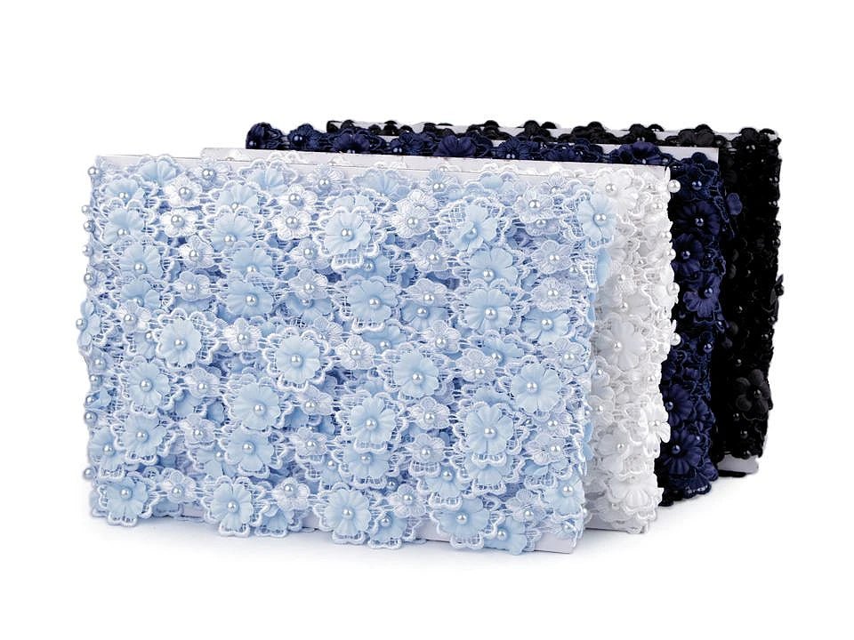 Attēls ar Mežģīņu lenta ar 3D ziediem un pērlīti 30 mm - rozā – pieejams Šarlotes audumi