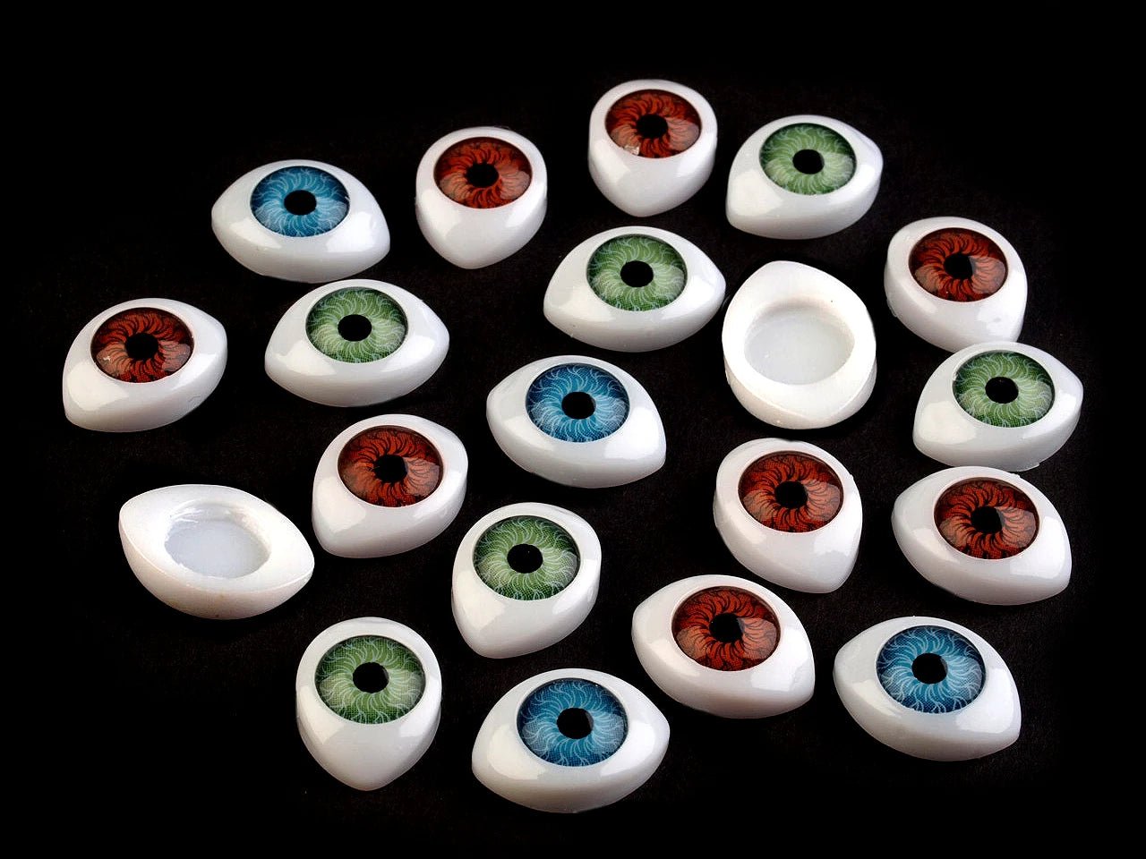 Attēls ar Ovālas plastmasas acis 12x17 mm – pieejams Šarlotes audumi