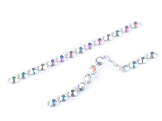 Attēls ar Pašlīmējoši kristāla akmentiņi Ø6 mm – pieejams internetā Šarlotes audumi