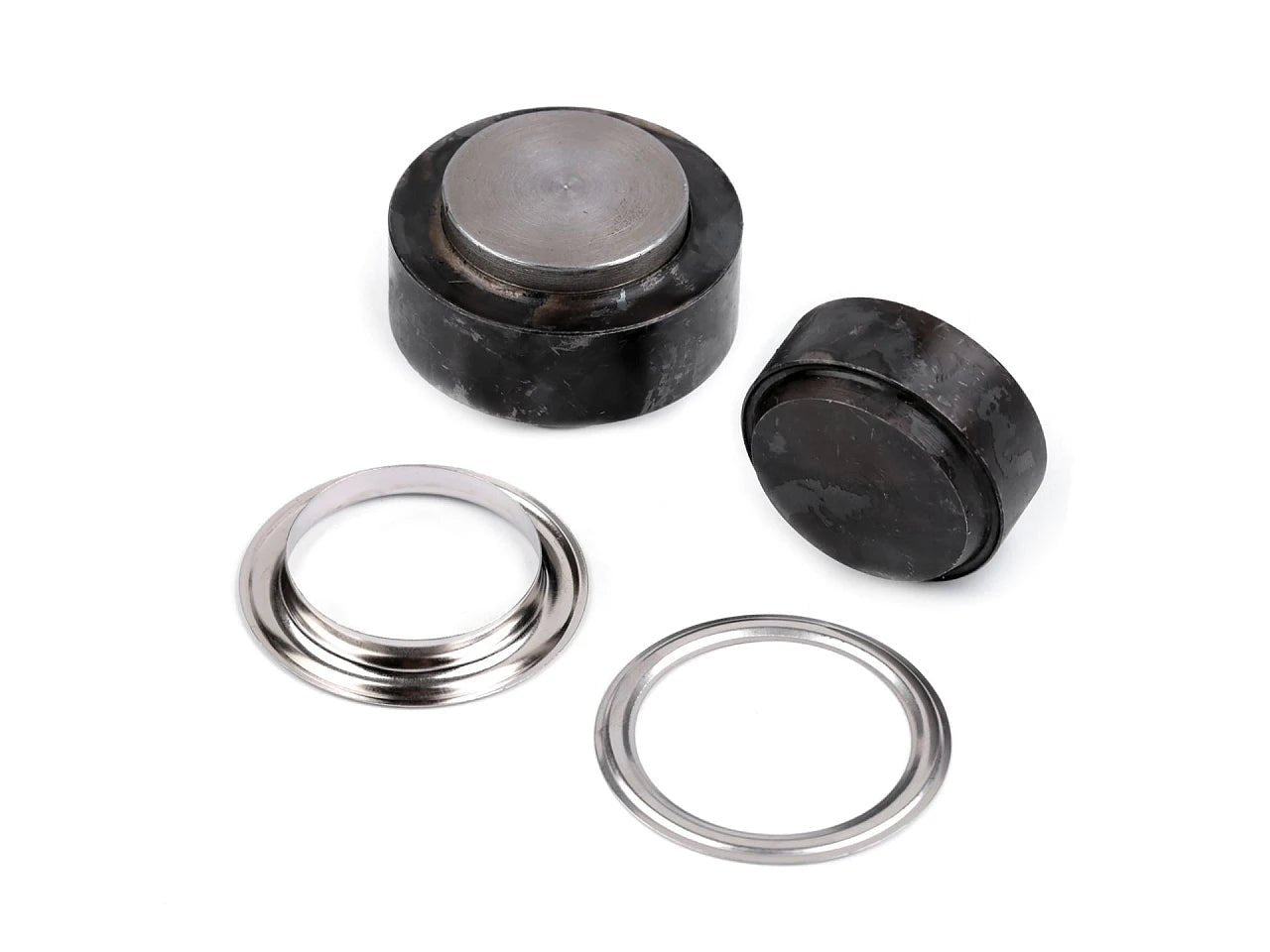 Attēls ar Preses uzgalis actiņām, luversiem Ø35 mm – pieejams Šarlotes audumi