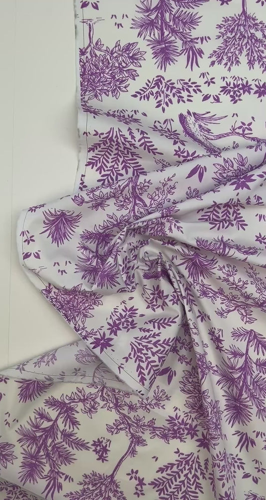 Italian cotton fabric with purple botanical pattern on a white background – 130 g/m²