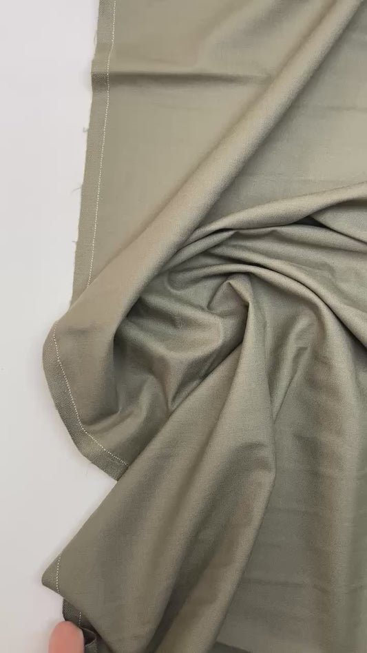 Vilnos audinys - chaki 210 g/m²