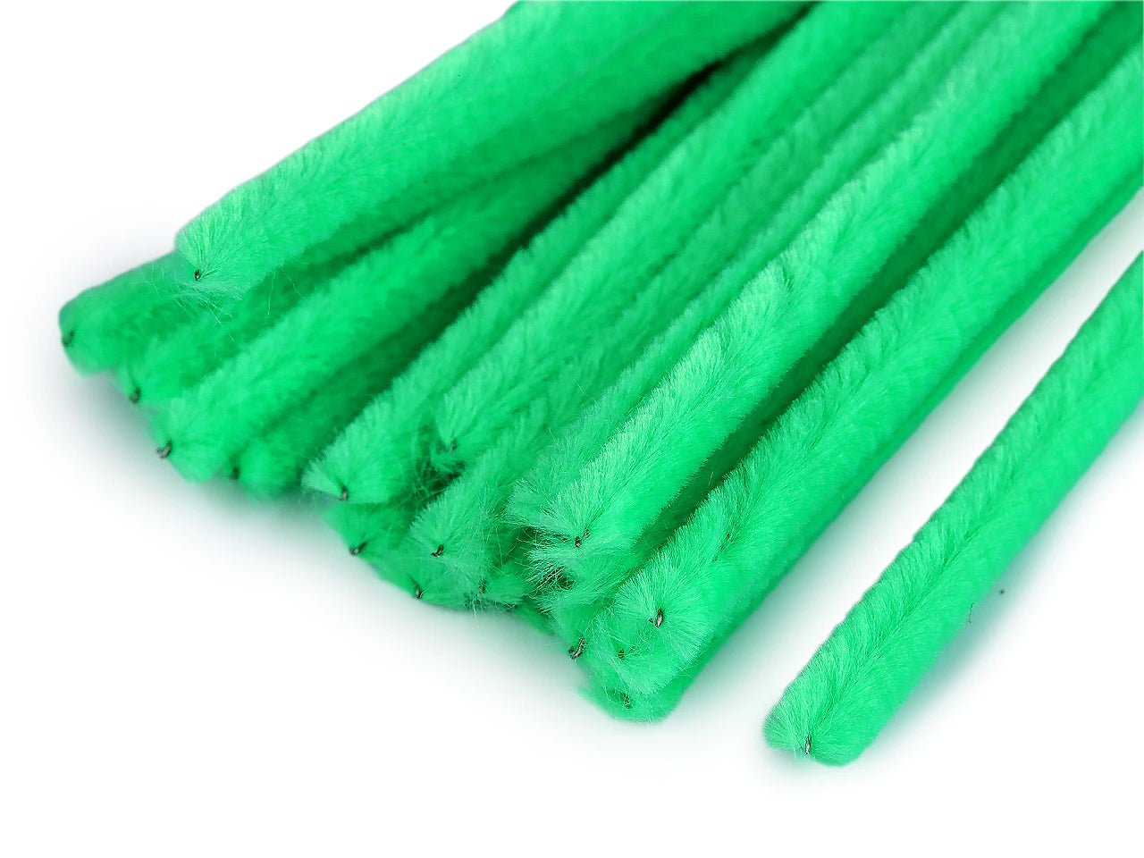 alt
Image of fluffy wire | Ø6 mm (30 cm) |20 pcs.|various shades – available at Charlotte's Fabrics