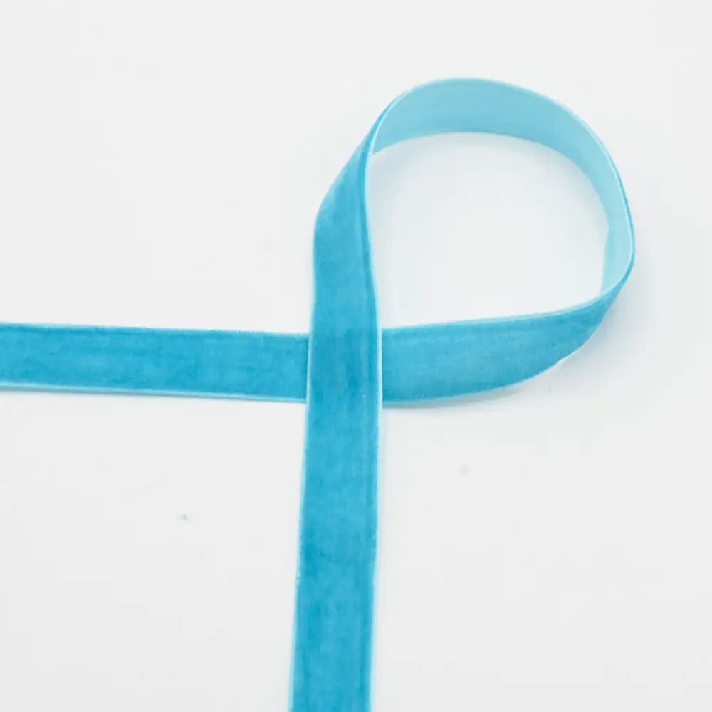 Attēls ar Samta lente 15 mm - tirkīzzils – pieejams Šarlotes audumi
