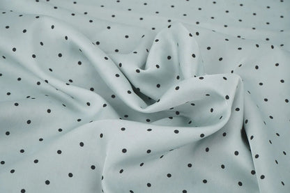 Satīns ar elastānu - punktiņi uz mint fona 90 g/m²