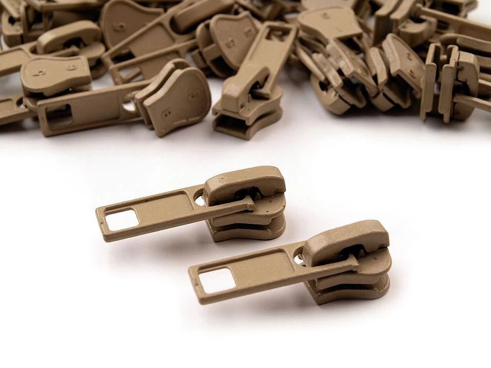 Attēls ar Slīdnis, kuģītis plastmasas rāvējslēdzējam Nr.5|dažādu toņu – pieejams Šarlotes audumi