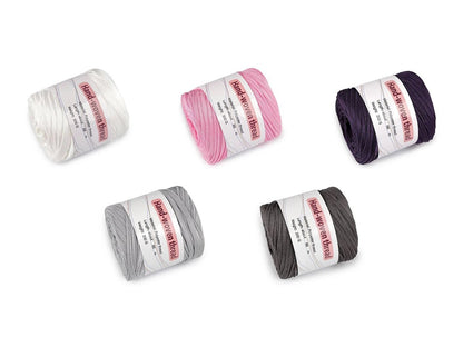 Image with spaghetti-style shiny yarn 200 g / 60 m – available online at Charlotte Fabrics