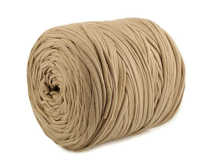 Attēls ar T - kreklu | Spageti dzijas - 700g / 120m – pieejams Šarlotes audumi