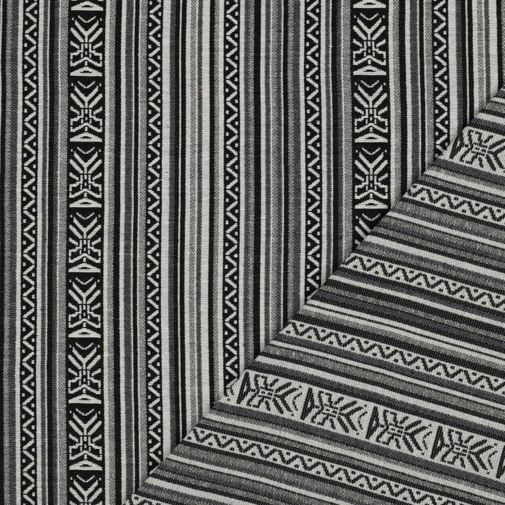 Attēls ar Tautiska raksta audums - melnbalts abstrakts raksts 315 g/m² – pieejams Šarlotes audumi