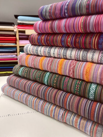 Tissu à motif traditionnel vert