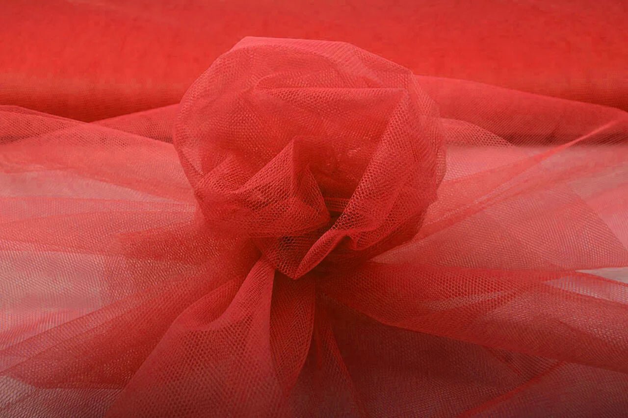 Attēls ar Tills stingrs – sarkans| 100% neilons |20 g/m² 150 cm – pieejams Šarlotes audumi