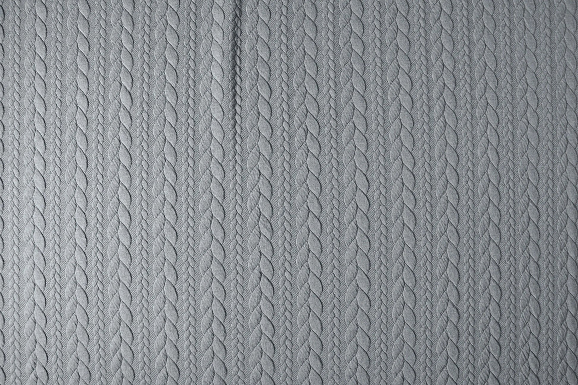 Attēls ar Trikotāžas audums ar adījuma rakstu - pelēkas pīnes 340 g/m² – pieejams Šarlotes audumi