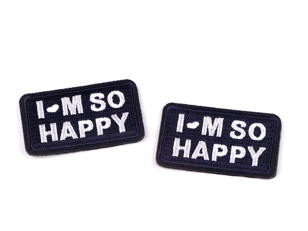 alt
Paveikslėlis su lygintuvu klijuojama aplikacija „I’M SO HAPPY“ – 3 × 5 cm – galima įsigyti internetu Šarlotes audumi