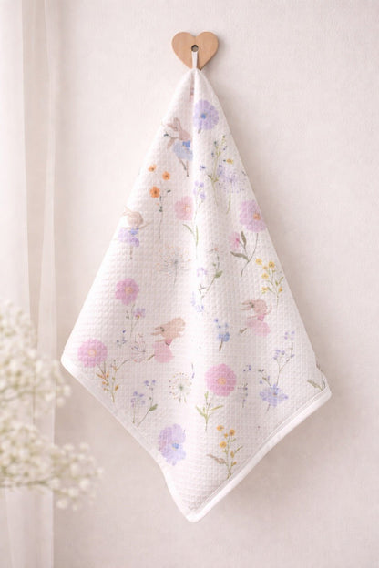 Image du tissu gaufré - fleurs des prés et lagurus 230 g/m² – disponible chez Šarlotes audumi