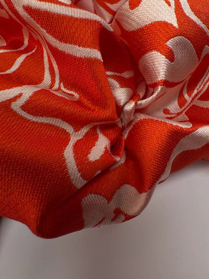 Silk jacquard - red and beige floral pattern 105 g/m²