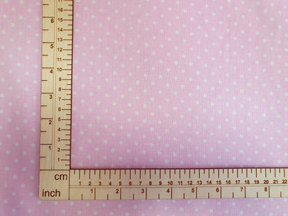 100% Baumwollstoff – weiße Punkte auf rosa Hintergrund (4 mm) 130 g/m²