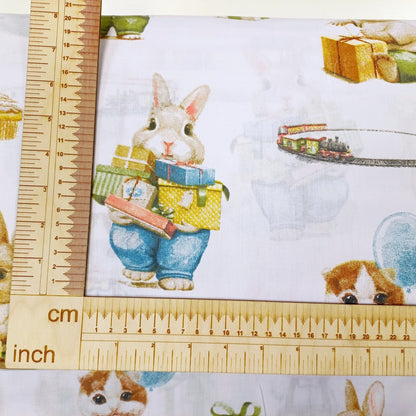 Tissu 100 % coton avec animaux et cadeaux 130 g/m²